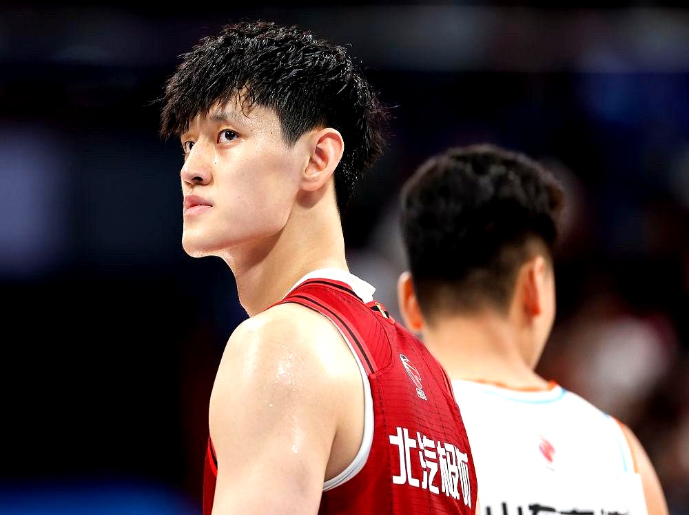 清晨本菲卡备战CBA常规赛，队长鼓劲细节曝光，管理层满意，轮换策略成焦点(本菲卡足球俱乐部)-亚博在线入口